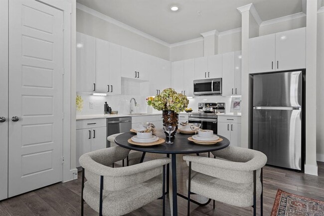 Building Photo - 476 Suffield Dr