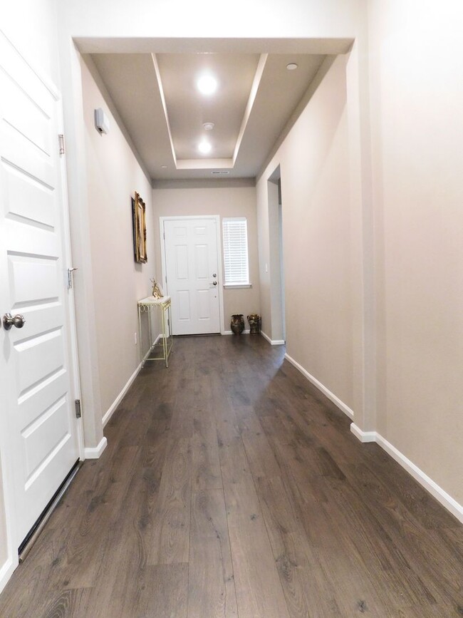 Building Photo - Charming 3 bedroom home for rent