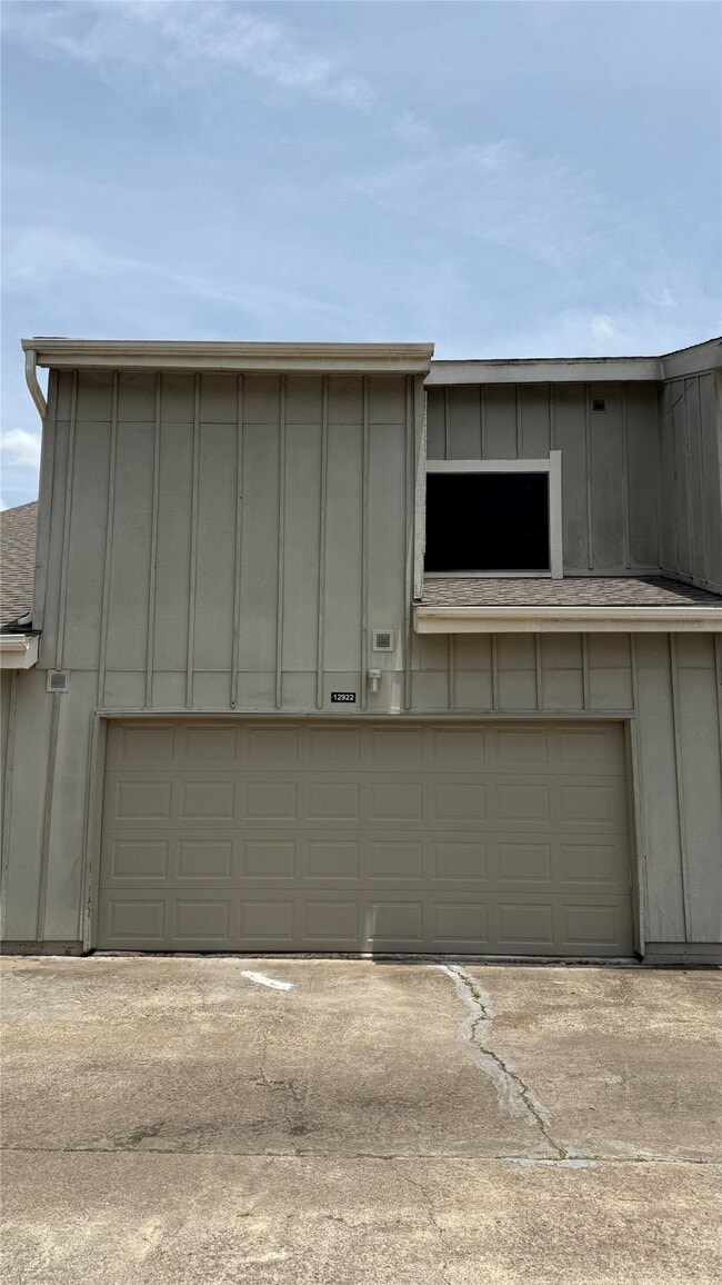 Building Photo - 12922 Wirevine Ln