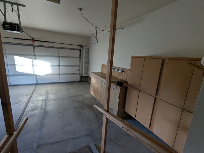 Building Photo - 1315 NE Paula Dr