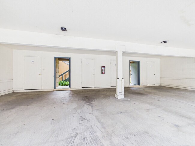 Building Photo - 3162 Eucalyptus St