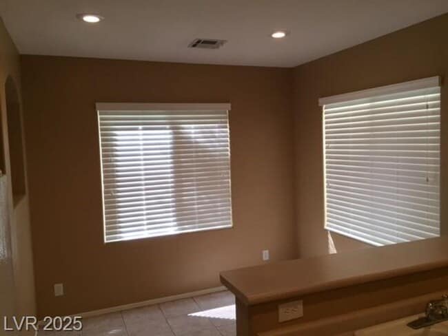 Building Photo - WONDERFUL 3 BEDROOM HOME AT END OF CUL-DE-...