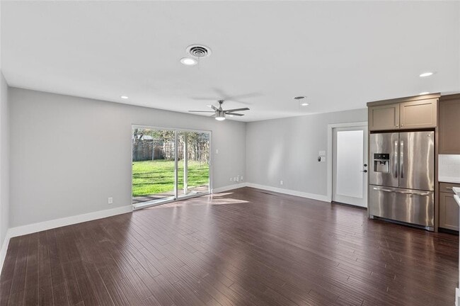 Building Photo - 1305 Glenwood Dr