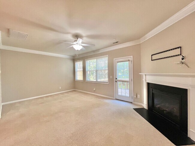 Building Photo - Excellent 4BD, 3.5BA Apex Townhome Near Do...