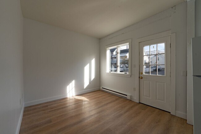 Building Photo - Spruce (294)