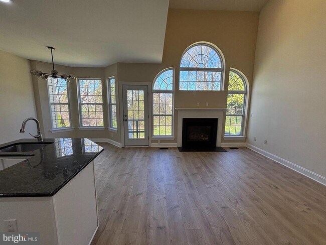 Building Photo - 237 Westbrook Dr