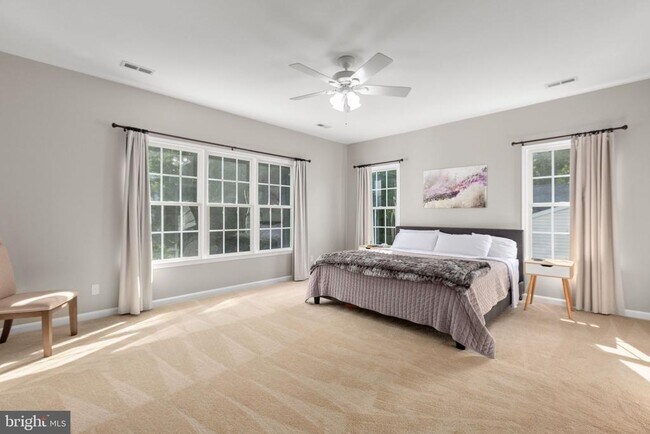 Building Photo - 4210 Stonehaven Way