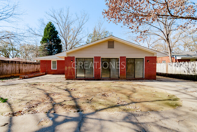 Building Photo - Charming 3 Bedroom in Columbus!