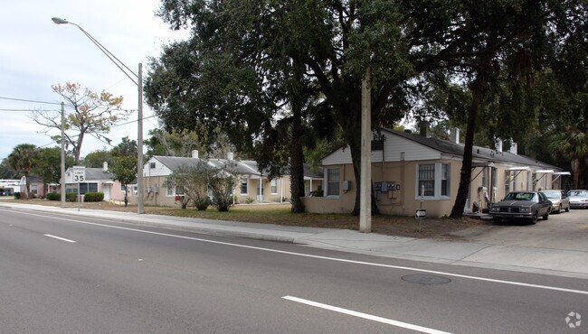 Primary Photo - 6949 Main St