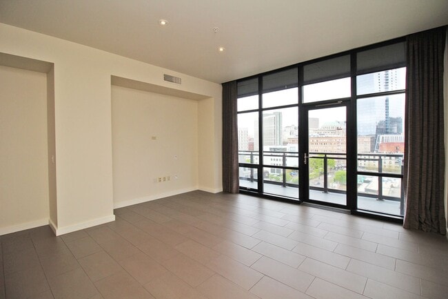 Building Photo - 1025 NW Couch St