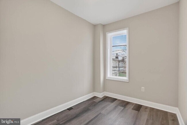 Building Photo - 2942 Arunah Ave