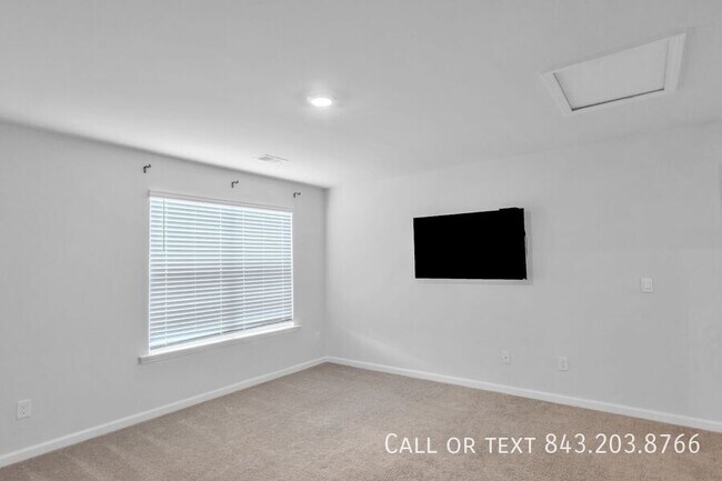 Building Photo - 473 Cedarview Rd