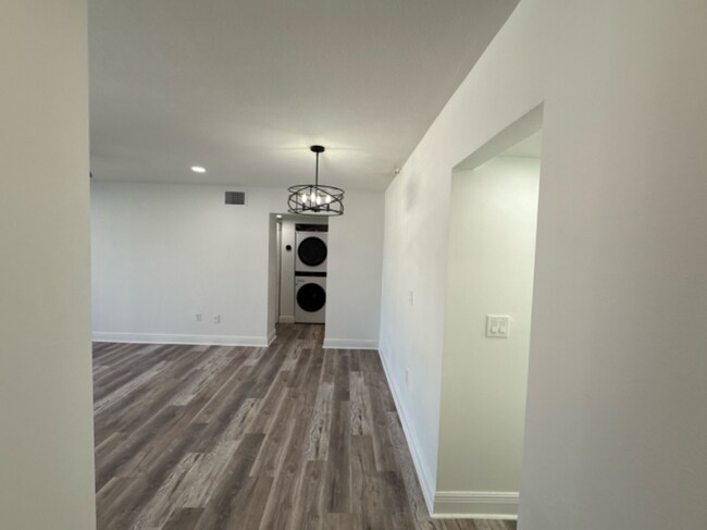 Building Photo - 2209 Belleair Rd