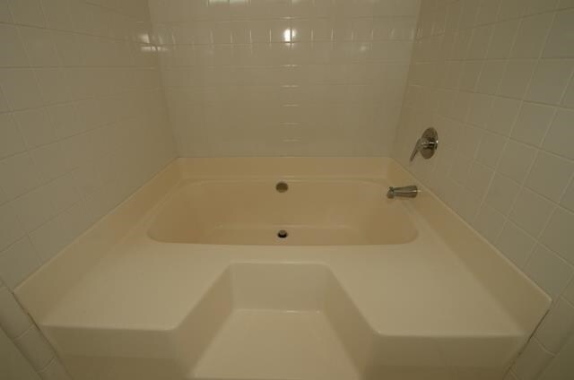 Building Photo - 203 S Carlisle Ct