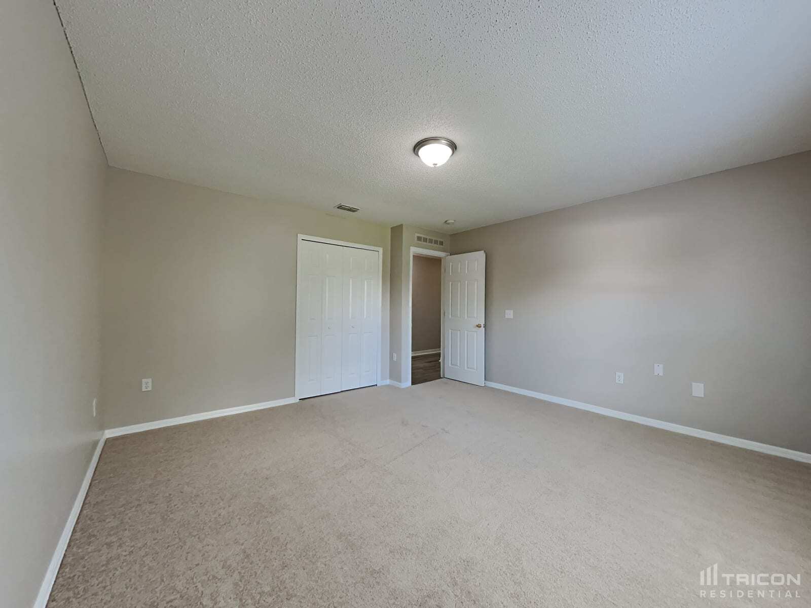 Building Photo - 2665 Whispering Trails Dr