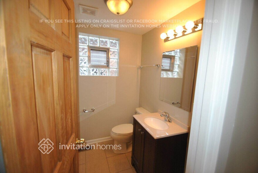 Building Photo - 2723 N 77th Ave