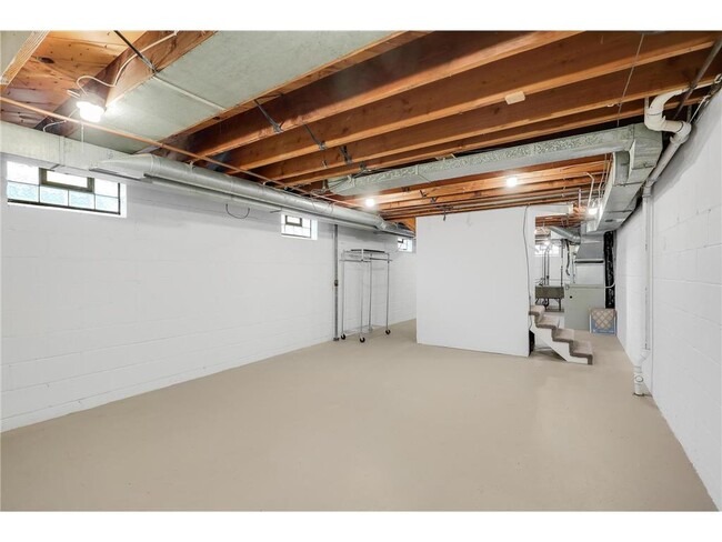 Building Photo - 5101 Zenith Ave S