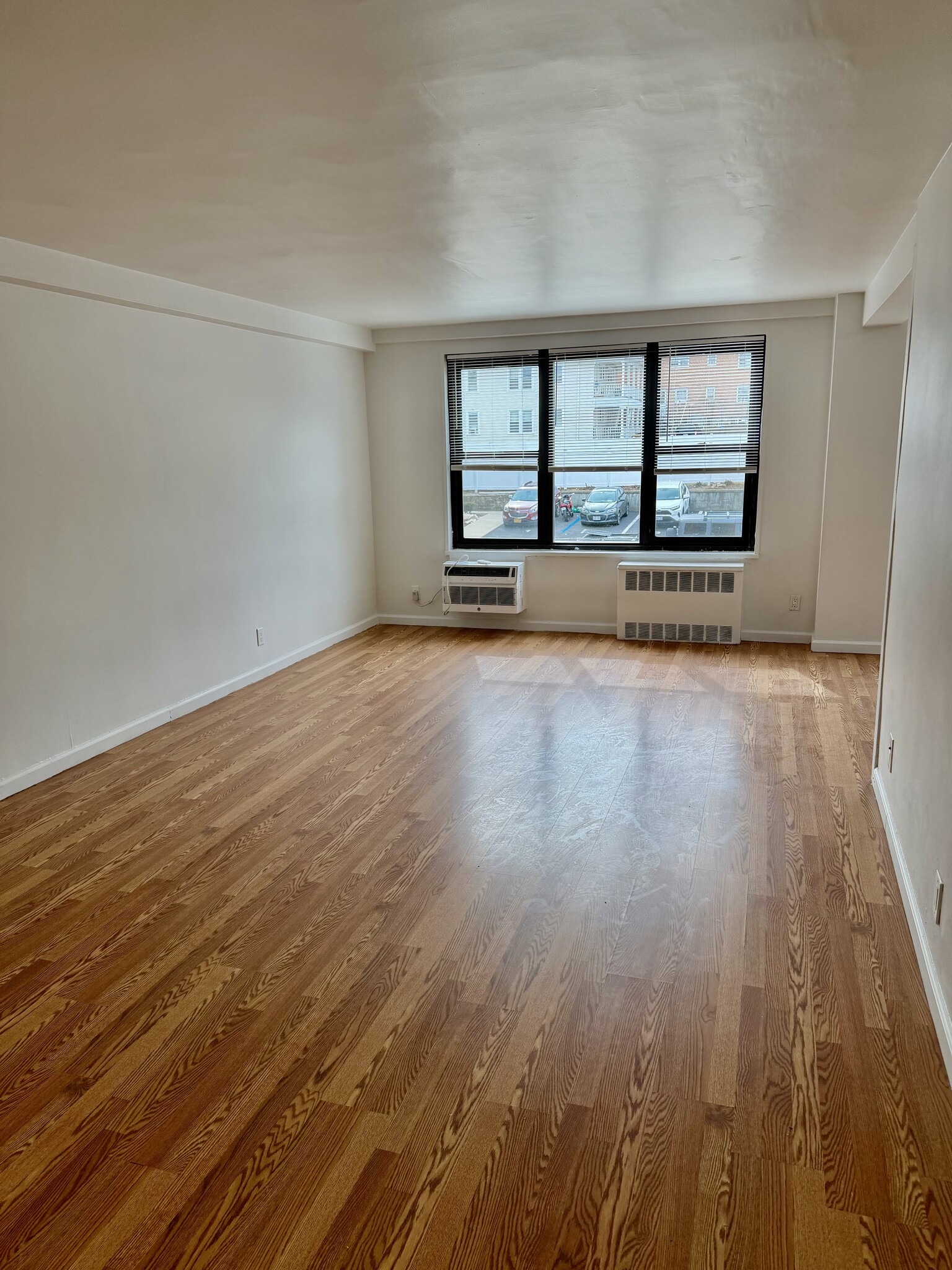 Building Photo - 47 Davis Ave