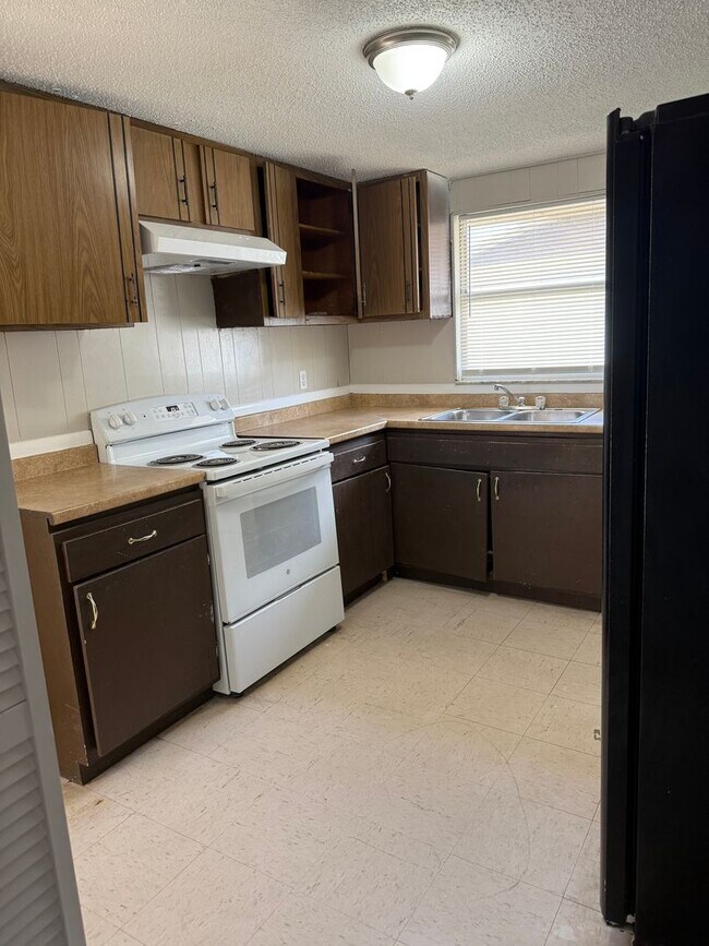 Building Photo - 1012 57th Ave Dr E