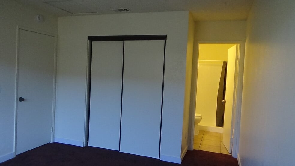 Master Bed4 - 725 Summerwood Ln