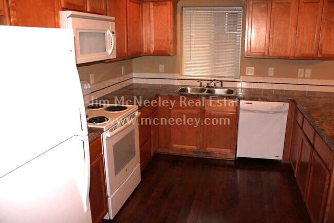 Building Photo - 3 br, 2 bath House - 2236 SE Salal Loop