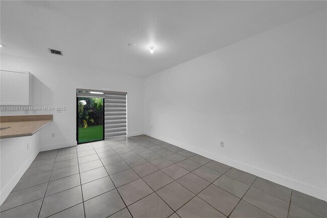 Building Photo - 18320 SW 148th Rd