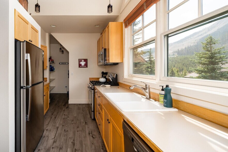 Building Photo - c1 Saddle Ridge Rd