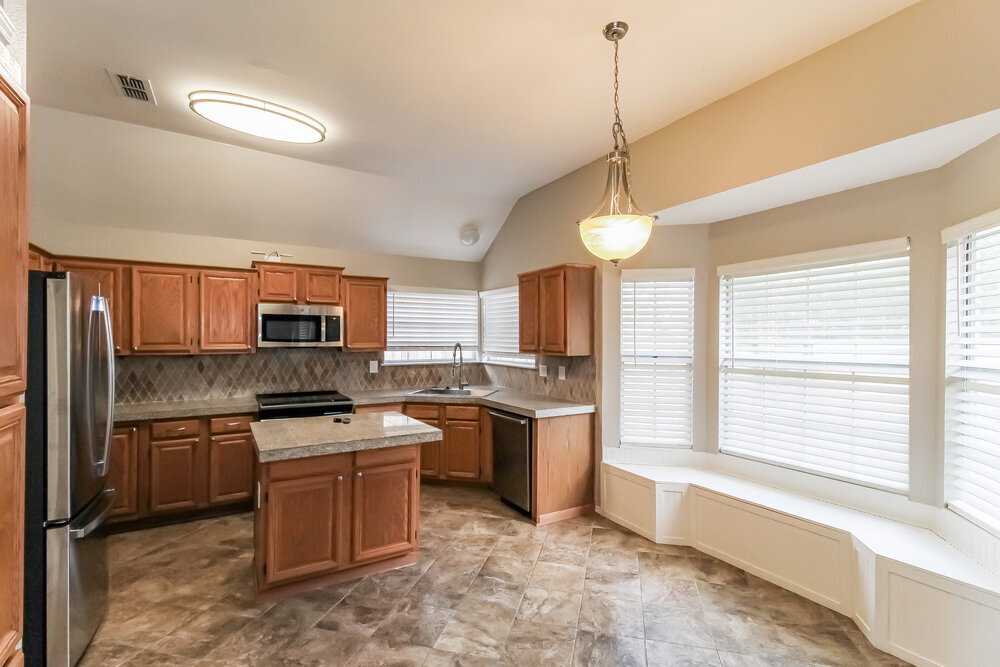 Building Photo - 1615 Barclay Dr