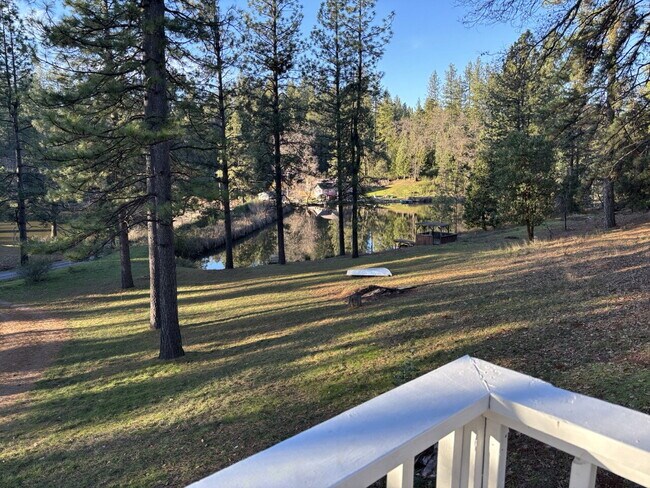 Building Photo - 3 bedroom home on community pond - great fishing!