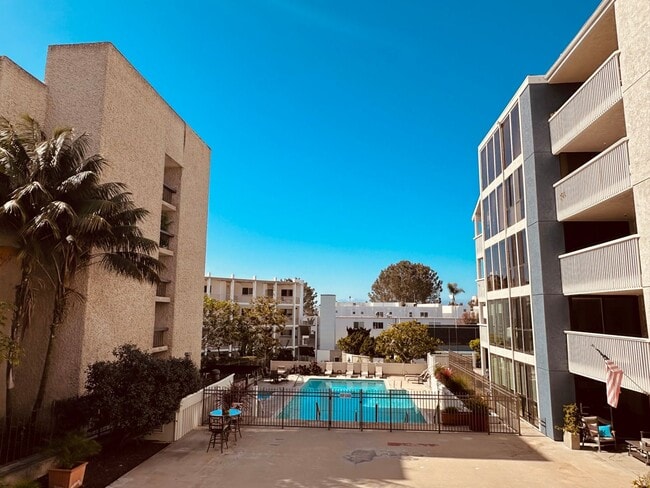 Building Photo - Ground level 2 bedroom, 2 bath in Bayfront...