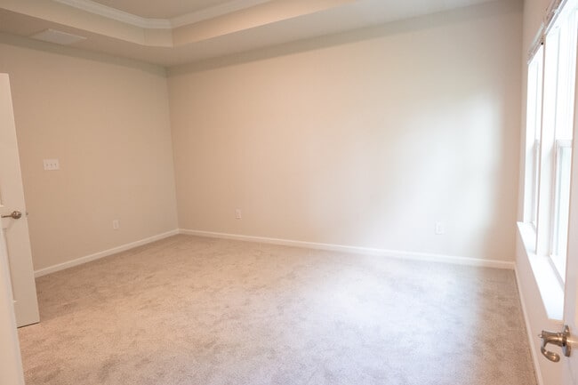 Building Photo - 222 Tern Ct