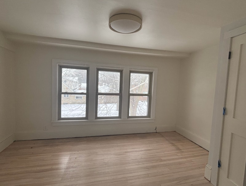 Building Photo - 1028 E Meadow Pl