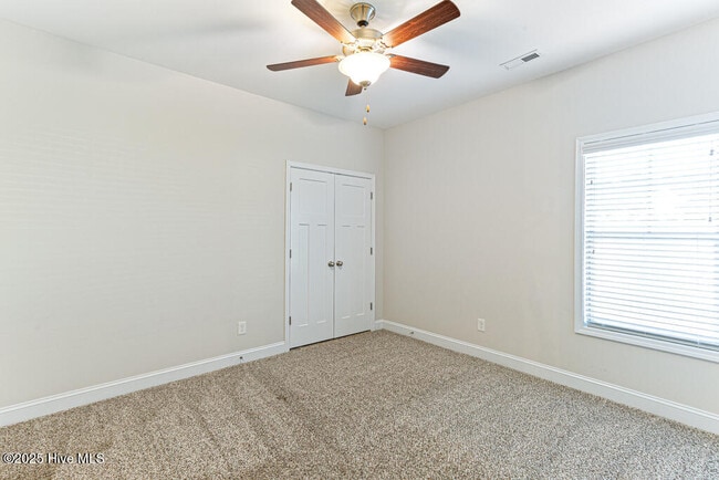 Building Photo - 130 Blue Chip Ct