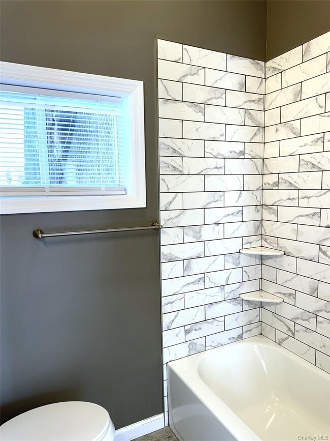 Building Photo - 21 Collegeview Ave