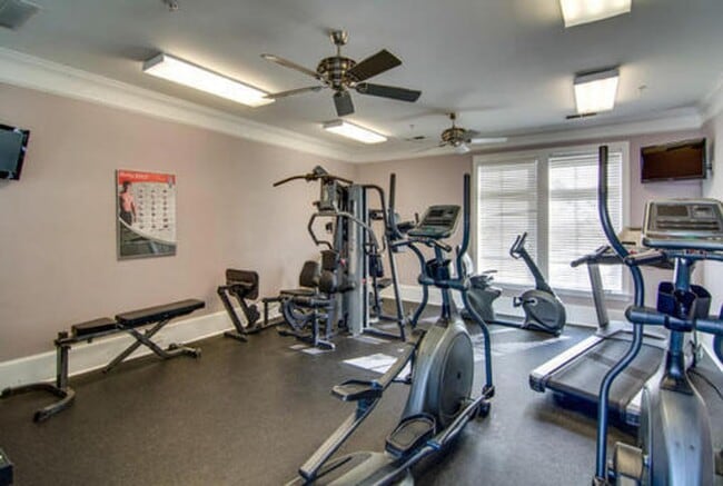 Building Photo - Luxury  1Br 1Ba Condo in Arboretum