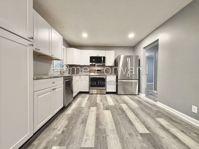 Building Photo - 1720 Traveller Rd