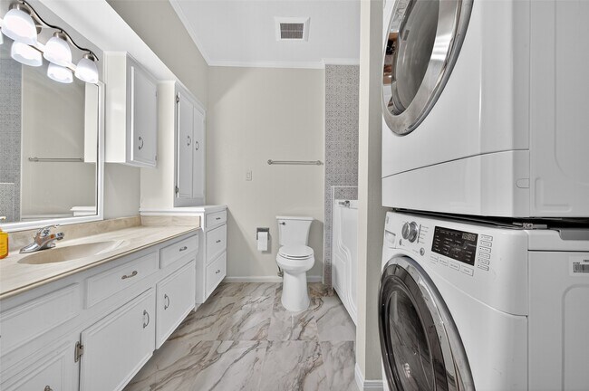 Building Photo - 4426 Basswood Ln