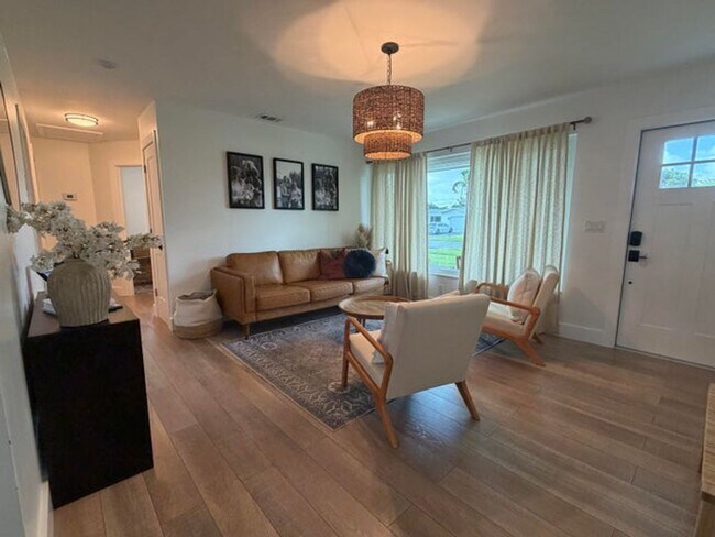 Building Photo - 2637 Exuma Rd