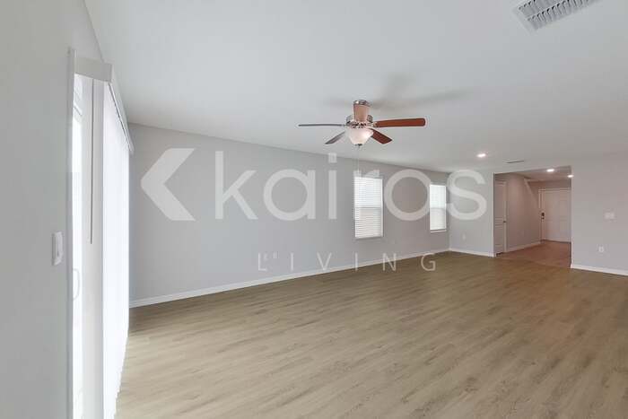 Building Photo - 8669 SW 43rd Ter