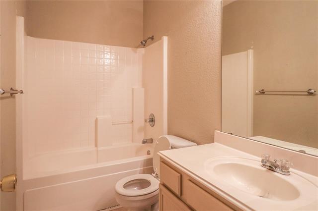 Building Photo - 4400 Park Creek Ct