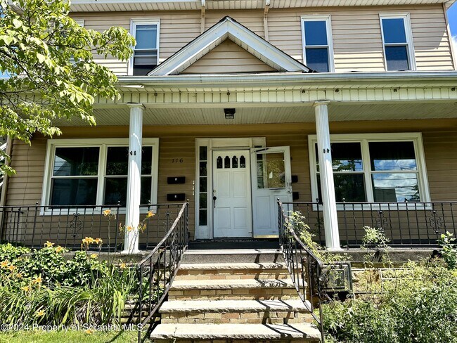 Building Photo - 114 S Lincoln Ave