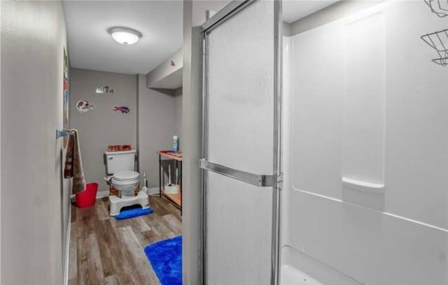 Building Photo - 3 bedroom 2 bath in the heart of Niagara F...