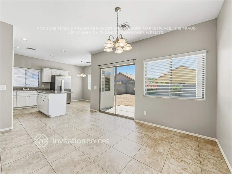 Building Photo - 1608 S 79th Ln