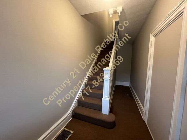 Building Photo - 1414 S George St