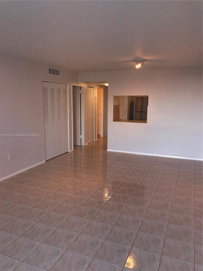 Building Photo - 13155 Ixora Ct