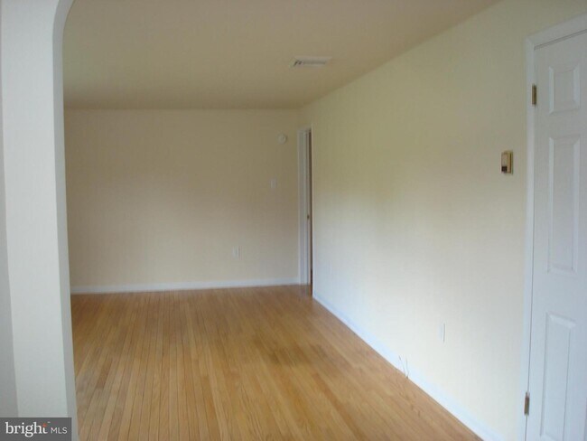 Building Photo - 1158 Horseshoe Pike