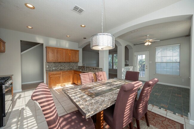 Building Photo - 6405 Calloway Dr