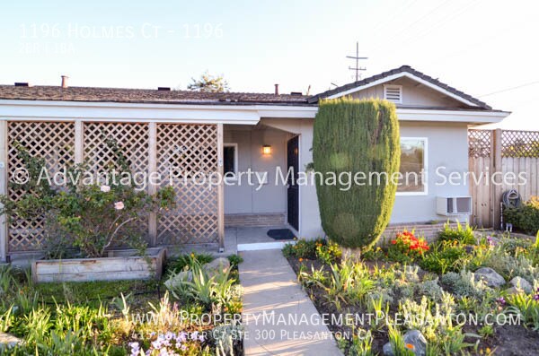 Building Photo - 1196 Holmes Ct