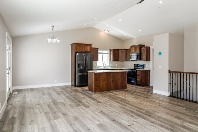 Building Photo - 1009 1050 W