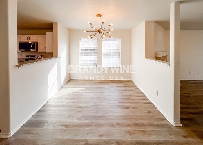 Building Photo - 523 Indian Paintbrush Dr